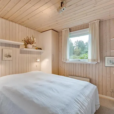 Arnelung - 1-9km From The Sea By Interhome
